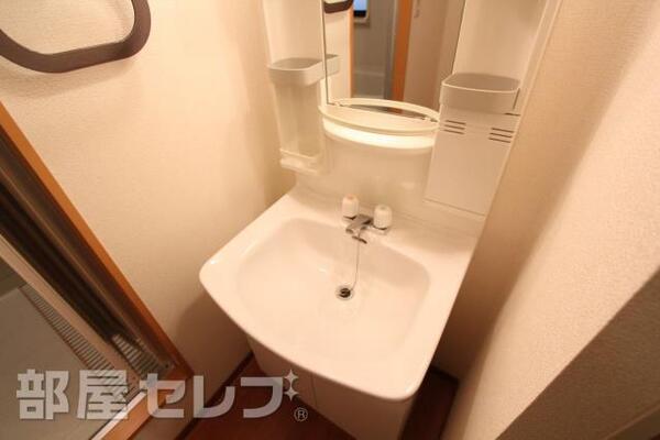 あると便利な独立洗面台。