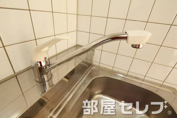 キッチンシングルレバーハンドル便利です。イメージ写真