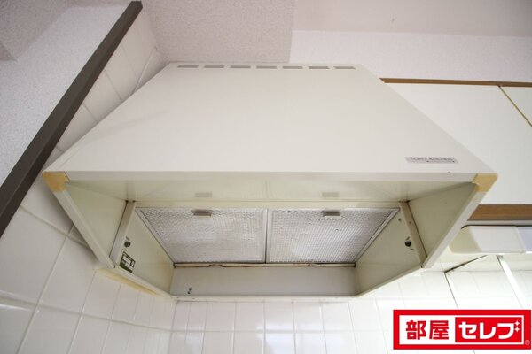 キッチン上の換気扇つきです