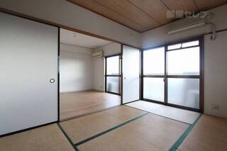 日が入り暖かいです。