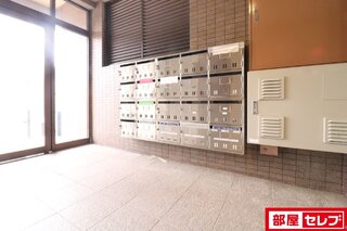 共用駐輪場。