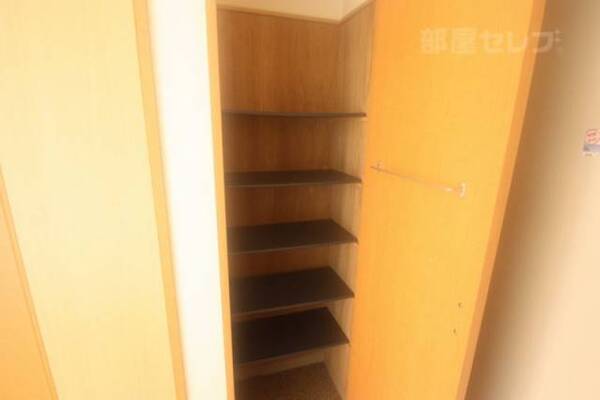 たくさん入るシューズボックス付きです