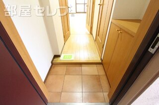 明るい玄関です。