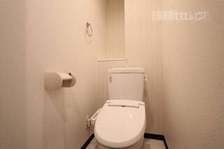 トイレも真っ白