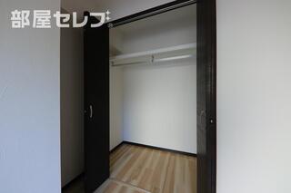 たっぷり収納ありますよ。