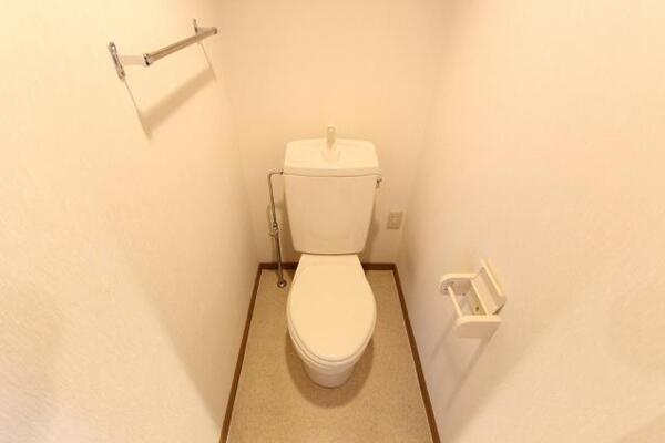 清潔感のあるトイレです。