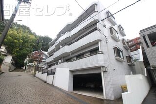 白を基調とした丸いフォルムの可愛い外観。