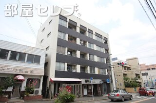 建物の入り口。