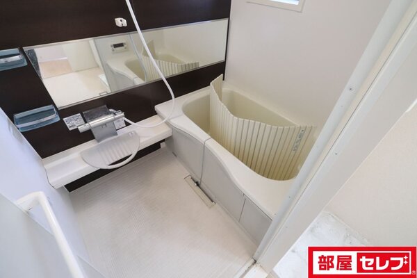 201号室の写真参照