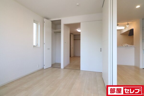 201号室の写真参照