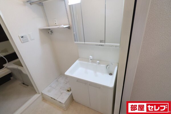 201号室の写真参照