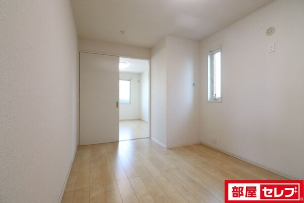201号室の写真参照
