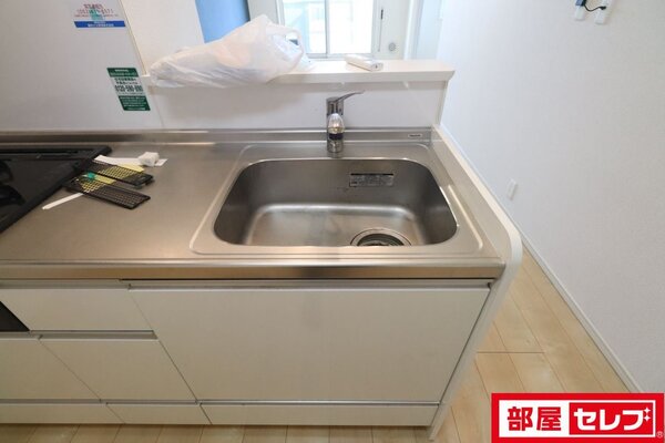 201号室の写真参照