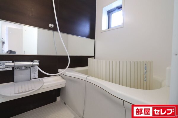 201号室の写真参照