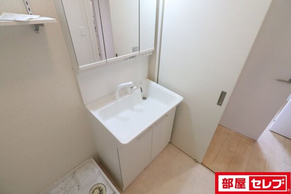 201号室の写真参照
