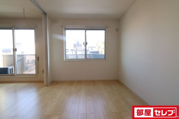 201号室の写真参照