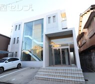 クリスタルスクエア