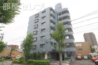 7階建てエレベーター付きのマンション。