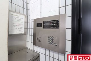 オートロックで安心です。