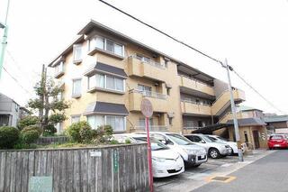 タイル張りＲＣ３階建て