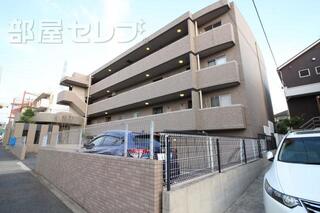 建物、エントランス共にオシャレですよ。