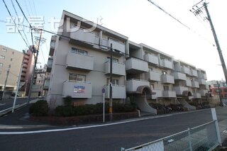 住宅街の静かなところに位置してます。