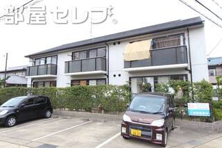 角地にたつ日当たりのよい建物です