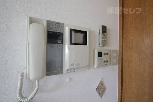 603号室内装写真参照