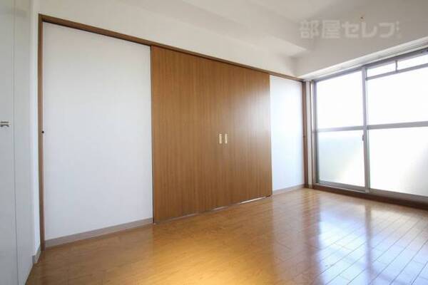 603号室内装写真参照