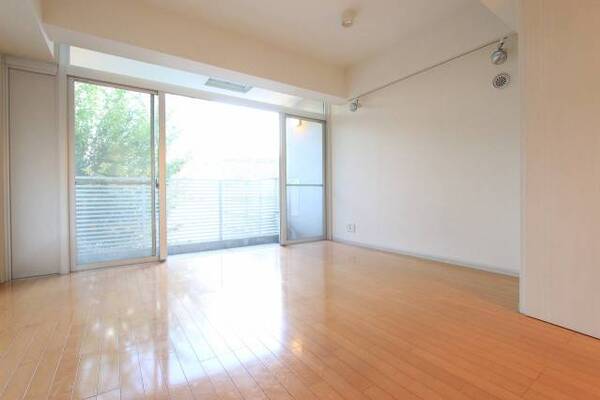 お洒落で明るいお部屋です。