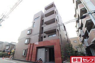 エントランスがオシャレな外観です。
