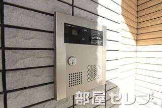 オートロックで安心ですね。