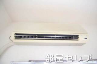 きれいで新しそうなエアコンです。