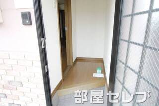 玄関からの写真です。
