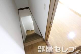 メゾネットで戸建ての様なお部屋です。