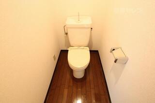 清潔感のあるトイレです。