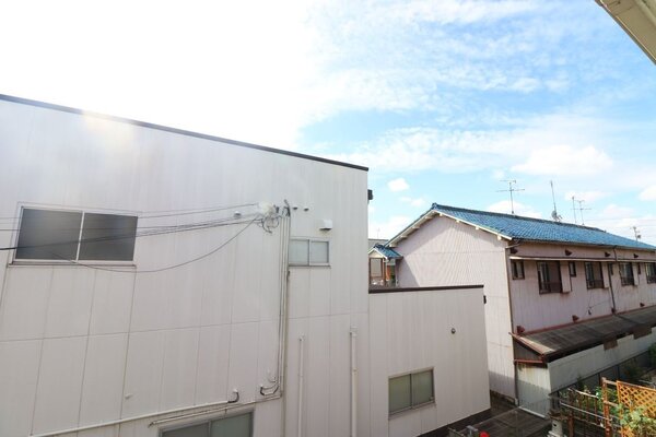 シューズボックスが付いているので靴が多い方も安心です