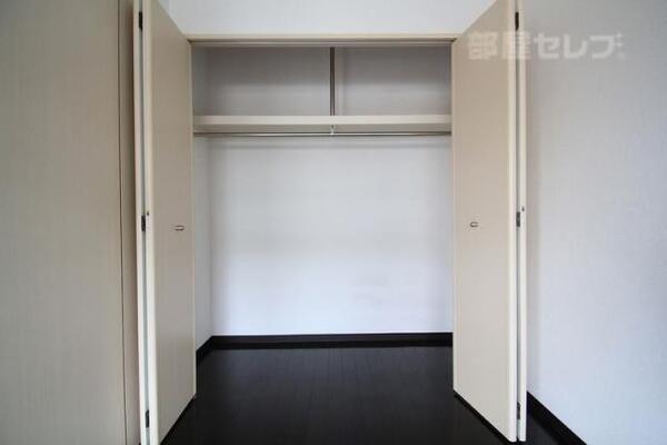 嬉しいハンガーラック付き。