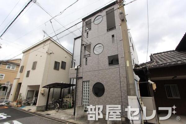 オシャレな外観ですね。