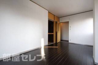 ※302号室内装写真参照