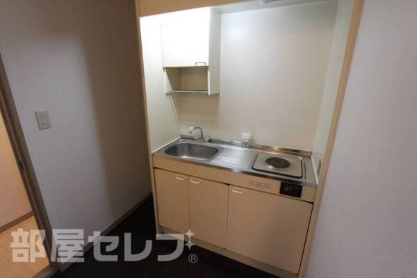 ※302号室内装写真参照
