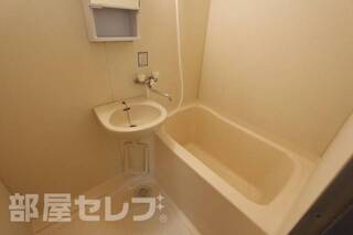 ※302号室内装写真参照