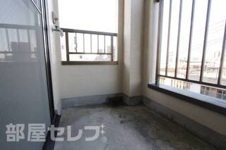 ※302号室内装写真参照