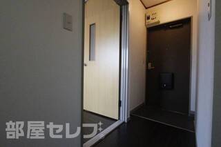 ※302号室内装写真参照