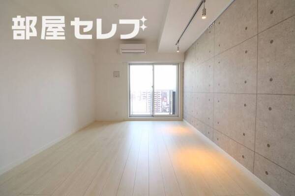 1305