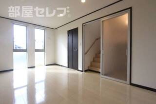 南向きの明るいダイニングルームです。