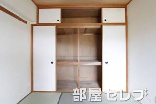 各部屋に収納あり。