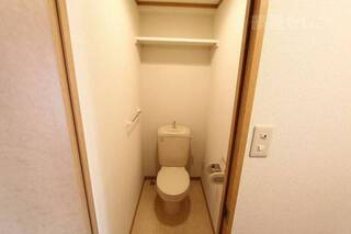 上部に棚があり、便利です。