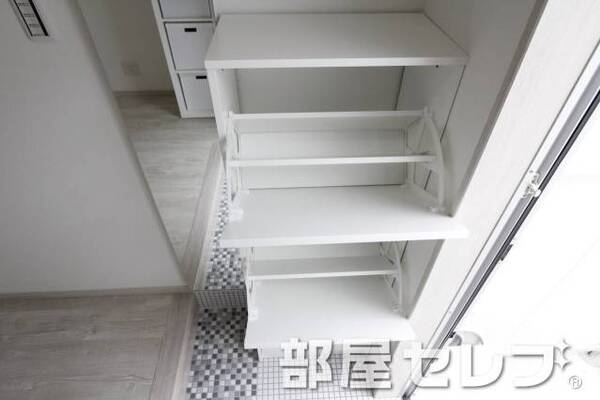 シューズボックス。