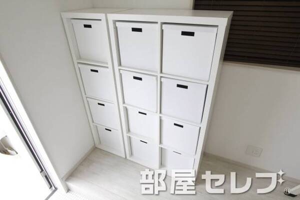 動かせる収納。